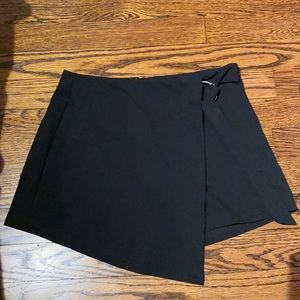 Black skirt short